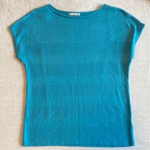 Soft horizontal lined top